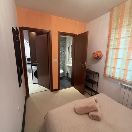 Apartament 1 *